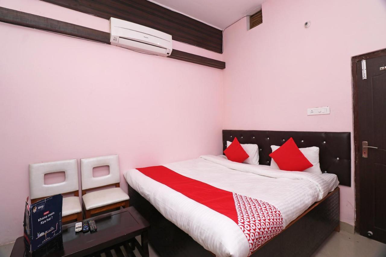 Oyo 24572 Express Inn Lakhnau Kültér fotó