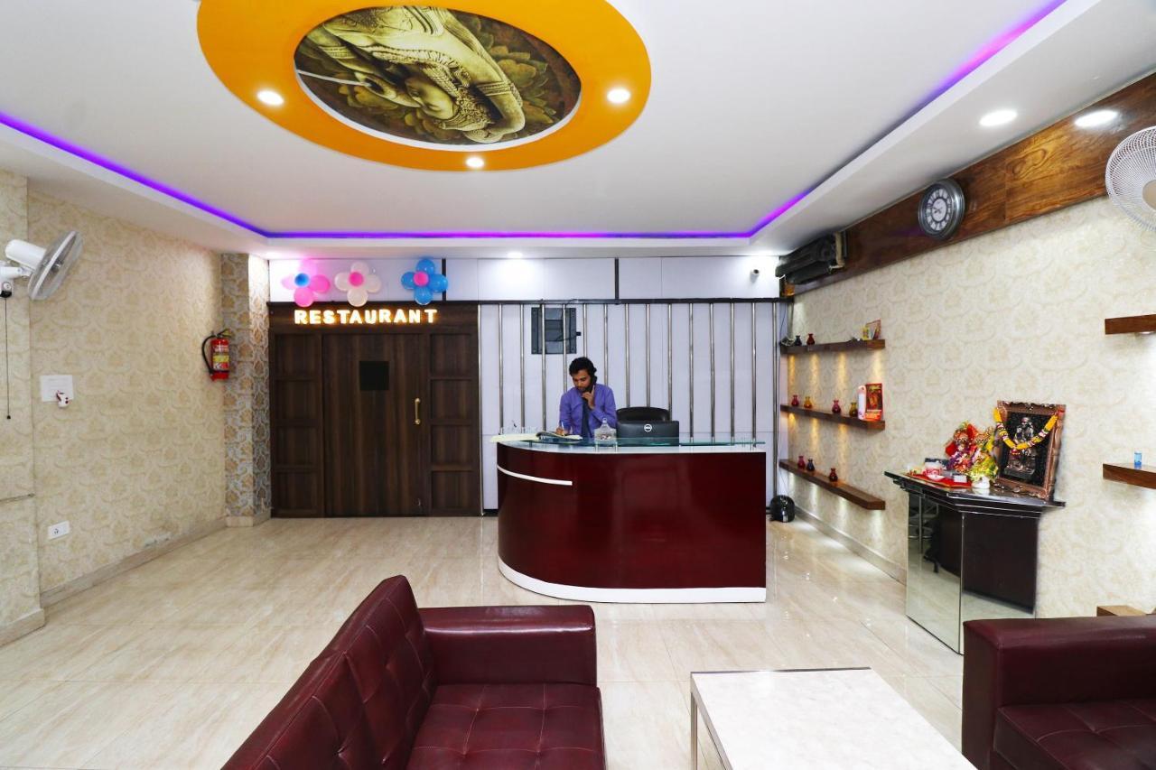 Oyo 24572 Express Inn Lakhnau Kültér fotó