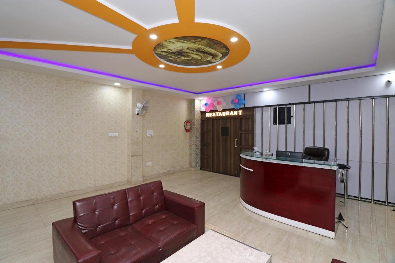 Oyo 24572 Express Inn Lakhnau Kültér fotó